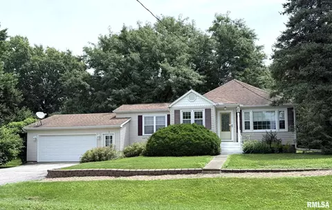109 S State St, Henderson, IL 61439