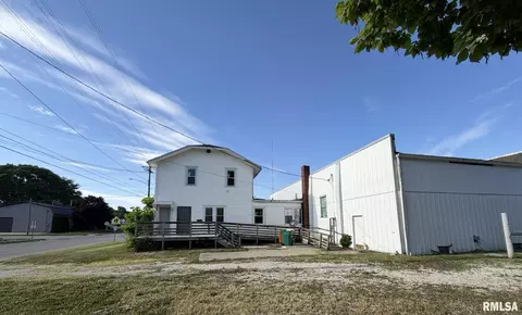 1614 E Knox St, Galesburg, IL 61401