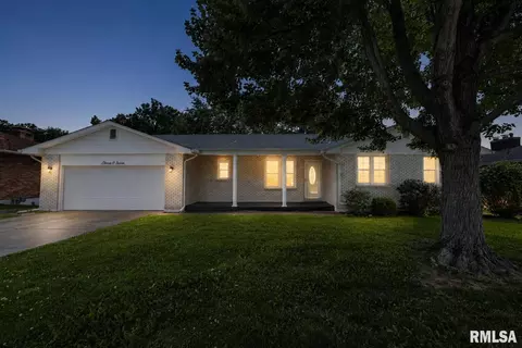 1107 Madonna Dr, Quincy, IL 62305
