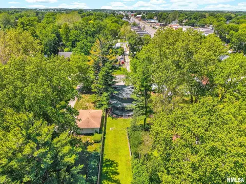 View/Area - 110 Edgar St, Lincoln, IL 62656 photo 2 of 5