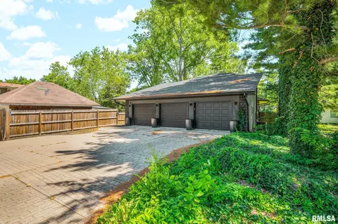 Exterior - 110 Edgar St, Lincoln, IL 62656 photo 9 of 9