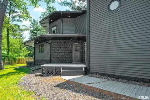 Exterior - 110 Edgar St, Lincoln, IL 62656 photo 4 of 9