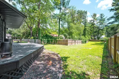 Exterior - 110 Edgar St, Lincoln, IL 62656 photo 5 of 9