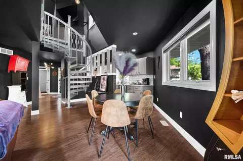 Dining - 110 Edgar St, Lincoln, IL 62656 photo 1 of 1