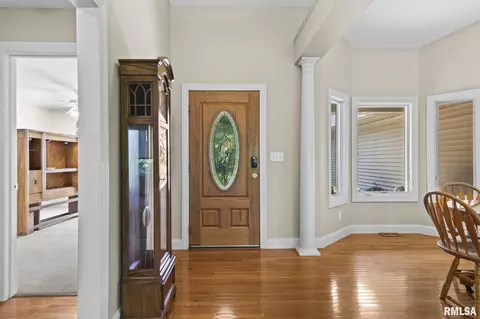 Entry Way - 2450 Old Beardstown Rd, Springfield, IL 62702 photo 1 of 3