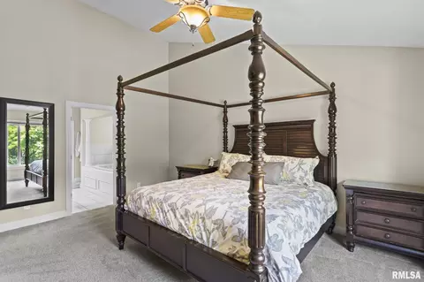 Bedroom - 2450 Old Beardstown Rd, Springfield, IL 62702 photo 2 of 10