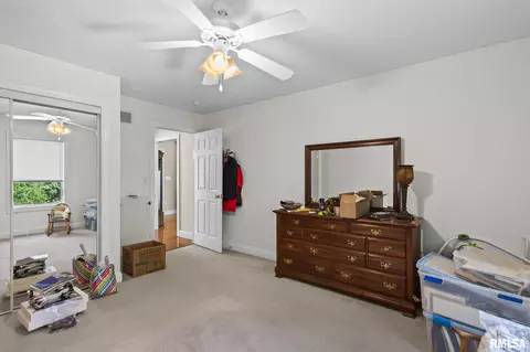 Bedroom - 2450 Old Beardstown Rd, Springfield, IL 62702 photo 4 of 10