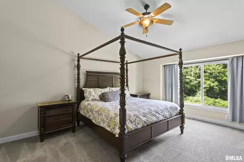 Bedroom - 2450 Old Beardstown Rd, Springfield, IL 62702 photo 1 of 10