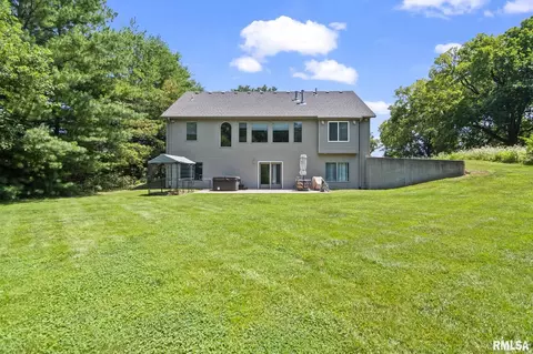 Exterior - 2450 Old Beardstown Rd, Springfield, IL 62702 photo 4 of 6