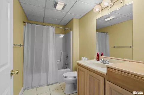 Bath - 2450 Old Beardstown Rd, Springfield, IL 62702 photo 3 of 3