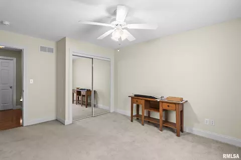 Bedroom - 2450 Old Beardstown Rd, Springfield, IL 62702 photo 6 of 10