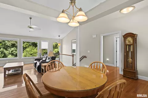 Dining - 2450 Old Beardstown Rd, Springfield, IL 62702 photo 3 of 3