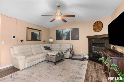 Living - 2919 Meadowbrook Rd, Springfield, IL 62711 photo 1 of 1