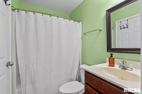 Entry Way - 2919 Meadowbrook Rd, Springfield, IL 62711 photo 1 of 3