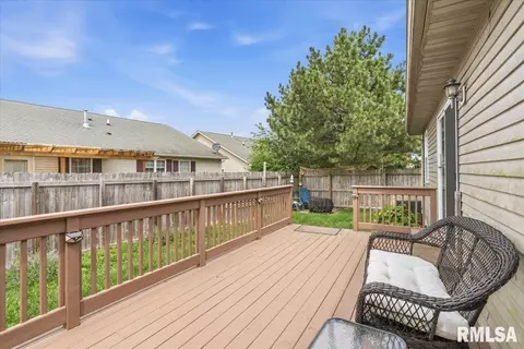 Exterior - 2919 Meadowbrook Rd, Springfield, IL 62711 photo 4 of 6