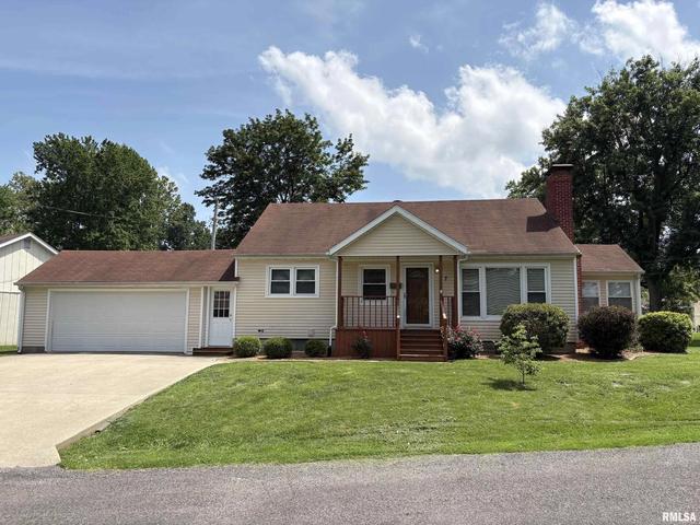 7 N Cresent Dr, Jacksonville, IL 62650