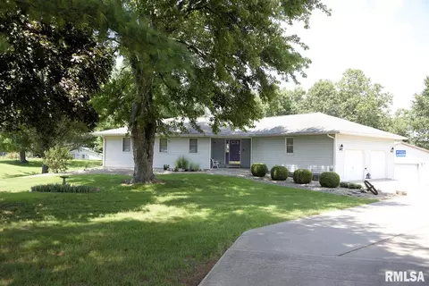 8155 Old Jacksonville Rd, Pleasant Plains, IL 62677