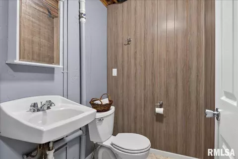 Bath - 3904 Huxley Dr, Springfield, IL 62711 photo 5 of 5