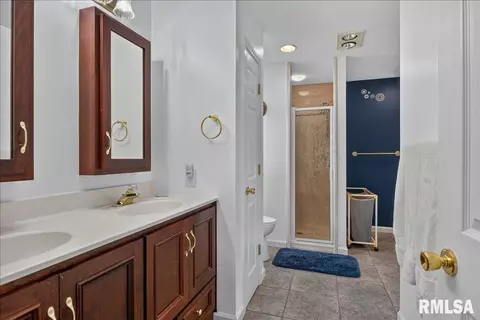 Bath - 3904 Huxley Dr, Springfield, IL 62711 photo 1 of 5