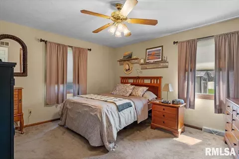 Bedroom - 6416 Hayley Ct, Springfield, IL 62712 photo 2 of 4