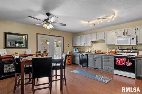 Other - 6416 Hayley Ct, Springfield, IL 62712 photo 2 of 6