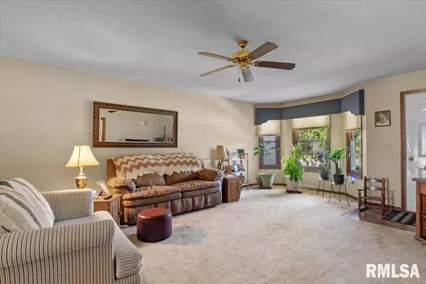 Living - 6416 Hayley Ct, Springfield, IL 62712 photo 1 of 1