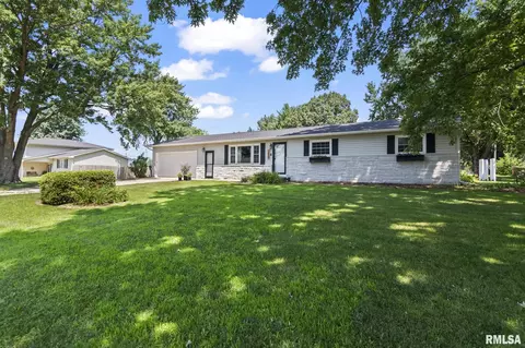 2630 14th St, Lincoln, IL 62656