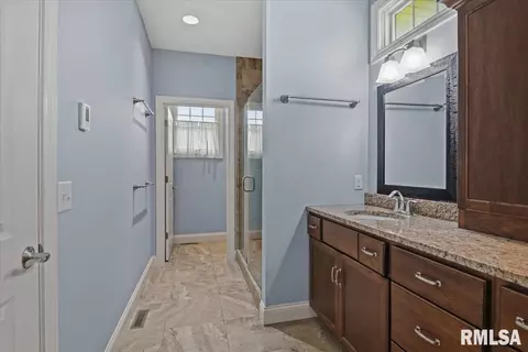 Bath - 3957 Waterstone Way, Springfield, IL 62711 photo 2 of 4