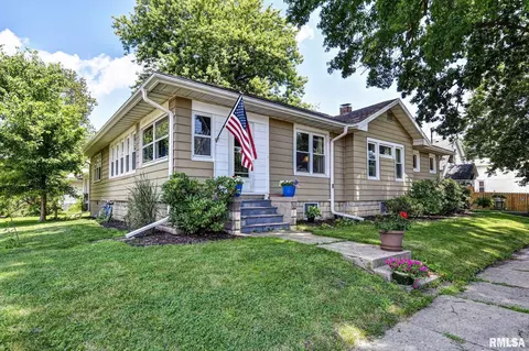602 N Cherokee St, Taylorville, IL 62568