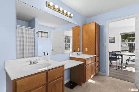 Bath - 3824 Carney Blvd, Springfield, IL 62712 photo 2 of 5
