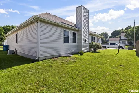 Exterior - 3824 Carney Blvd, Springfield, IL 62712 photo 3 of 5