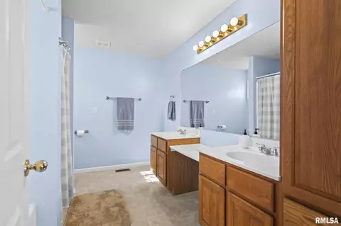Bath - 3824 Carney Blvd, Springfield, IL 62712 photo 1 of 5