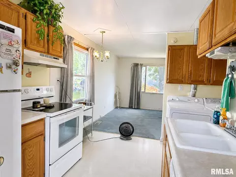 Kitchen - 1904 Black Ave, Springfield, IL 62702 photo 1 of 2