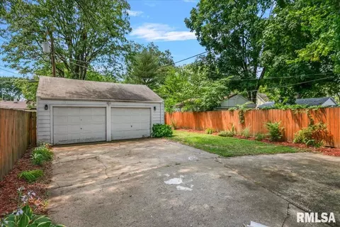 Exterior - 517 S Feldkamp Ave, Springfield, IL 62704 photo 3 of 6