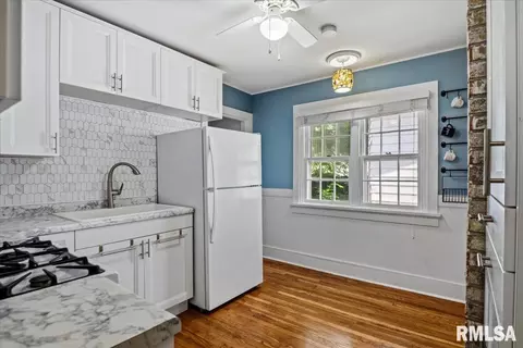 Kitchen - 517 S Feldkamp Ave, Springfield, IL 62704 photo 3 of 3