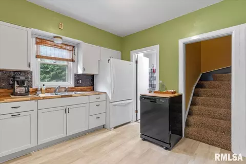 Entry Way - 450 W Chenery St, Springfield, IL 62704 photo 3 of 3