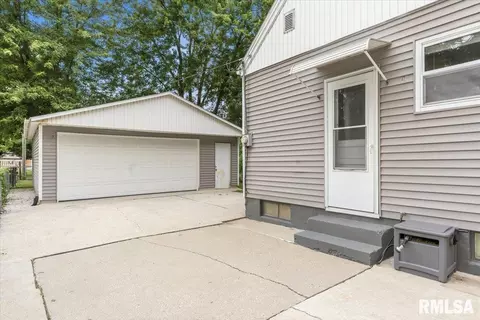 Exterior - 3515 Sherman St, Springfield, IL 62703 photo 3 of 6