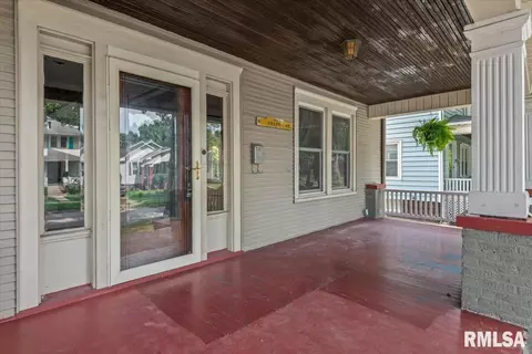 Exterior - 900 S State St, Springfield, IL 62704 photo 3 of 10