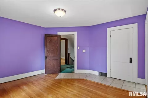 Bedroom - 900 S State St, Springfield, IL 62704 photo 4 of 9