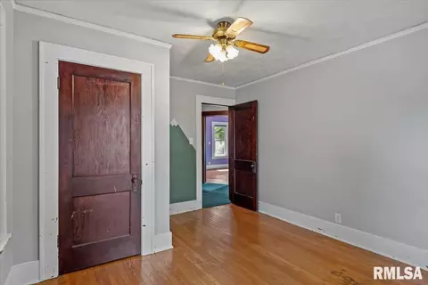 Bedroom - 900 S State St, Springfield, IL 62704 photo 7 of 9