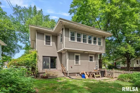 Exterior - 900 S State St, Springfield, IL 62704 photo 6 of 10