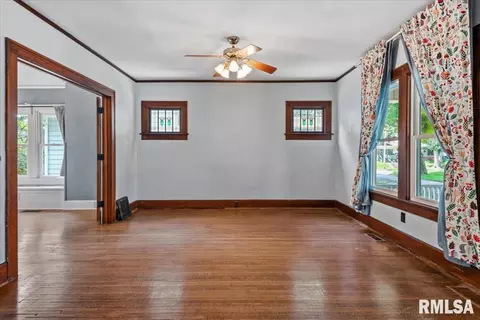 Living - 900 S State St, Springfield, IL 62704 photo 1 of 4