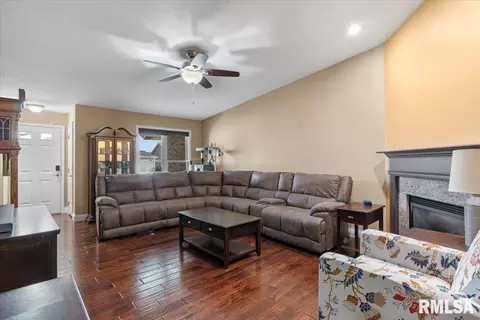 Other - 4810 Chestnut Dr, Springfield, IL 62711 photo 3 of 16