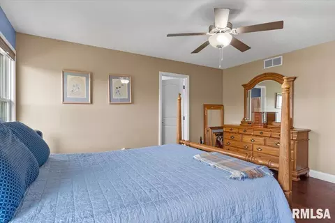 Bedroom - 4810 Chestnut Dr, Springfield, IL 62711 photo 2 of 4