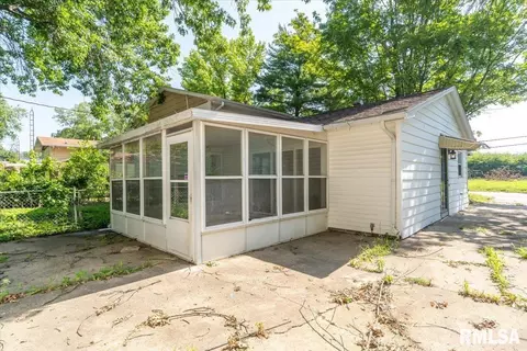 Exterior - 101 Adloff Ln, Springfield, IL 62703 photo 2 of 2