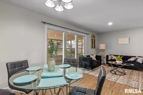 Dining - 101 Adloff Ln, Springfield, IL 62703 photo 2 of 2