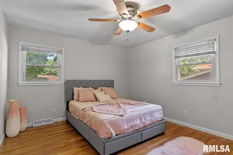 Bedroom - 101 Adloff Ln, Springfield, IL 62703 photo 1 of 6