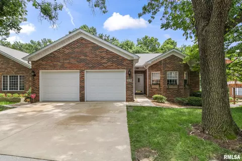 Exterior - 2120 Timbercrest Ct, Springfield, IL 62702 photo 3 of 12