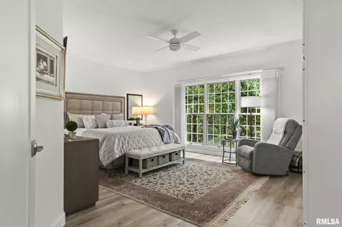 Bedroom - 2120 Timbercrest Ct, Springfield, IL 62702 photo 1 of 8