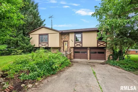 39 Covered Bridge Acres Rd, Glenarm, IL 62536